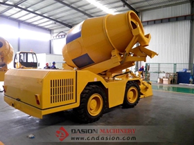 Self Loading Concrete Mixer Truck